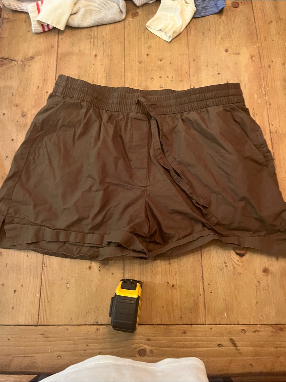Banana Republic Olive Green Cotton Lightweight Drawstring Shorts Pull On Safari